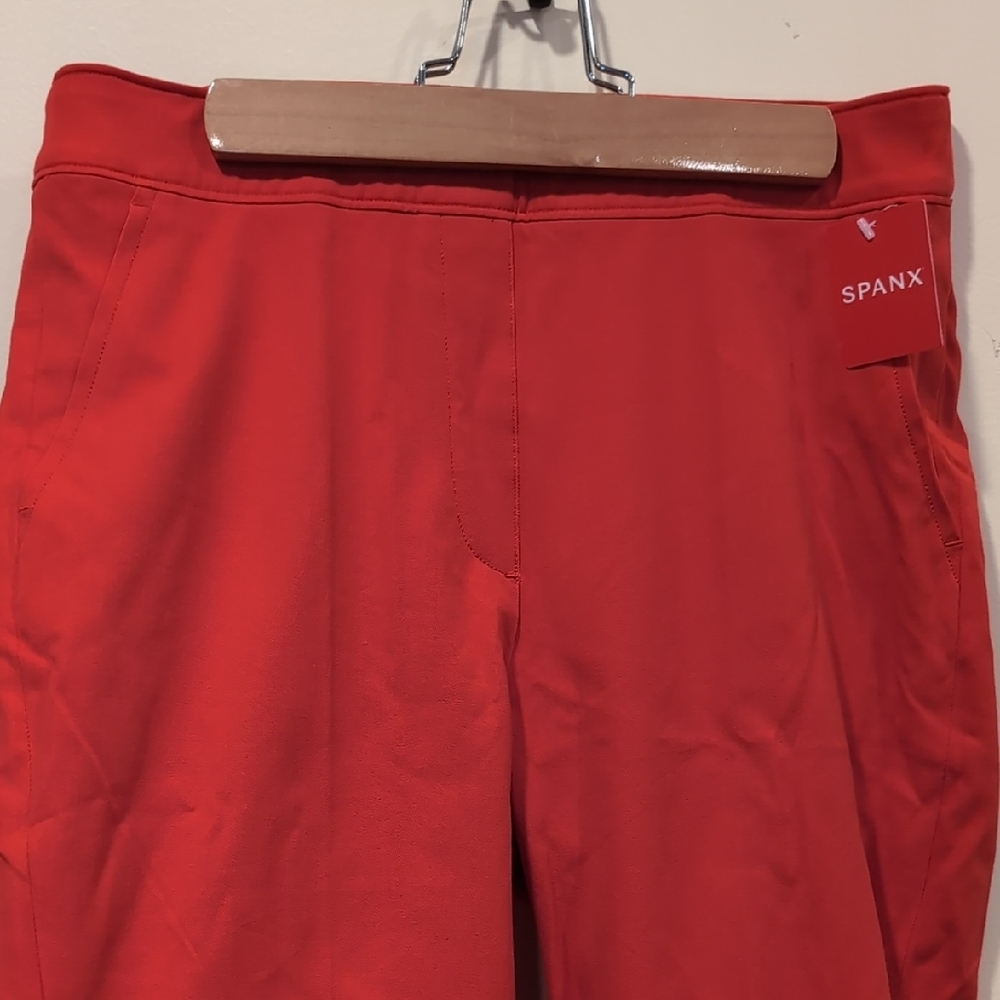 SPANX Red Cropped Pants with Elastic Waistband and Tapered Fit - Picture 5 of 9